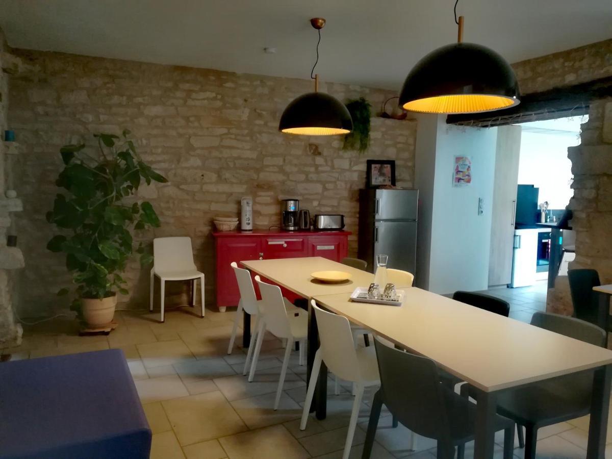 Gite La Maison Des Pelerins Villeneuve-d'Aveyron Екстер'єр фото