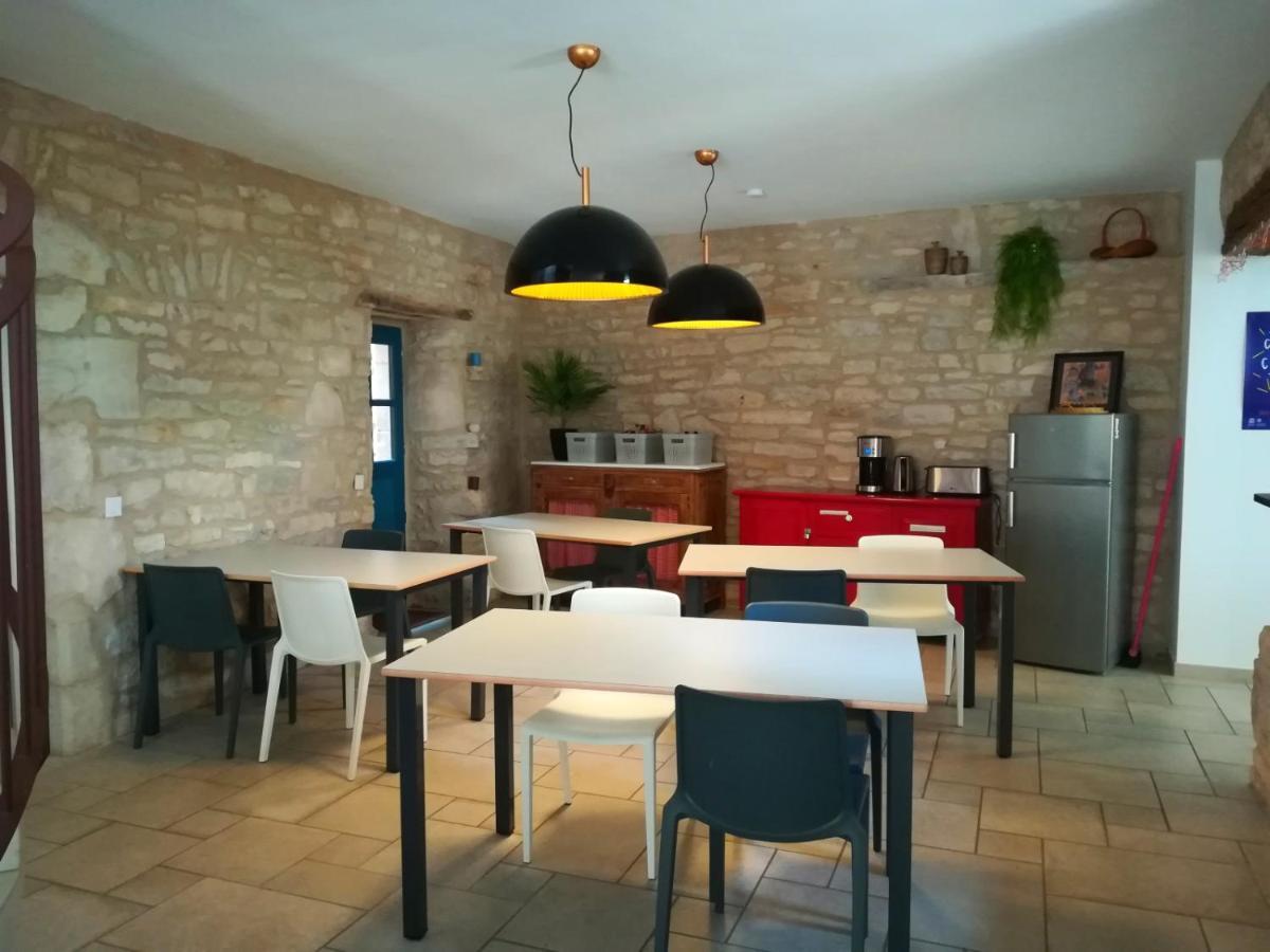 Gite La Maison Des Pelerins Villeneuve-d'Aveyron Екстер'єр фото